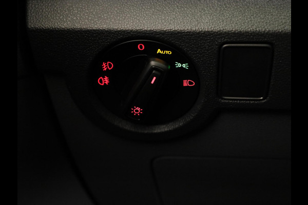Volkswagen T-Cross 1.0 TSI Style 115 PK | Trekhaak | Digitaal dashboard | Stoelverwarming | Navigatie via app