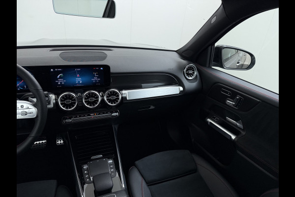 Mercedes-Benz Glb 200 AMG line | Pano Trekhaak Memory Multibeam Night Sound