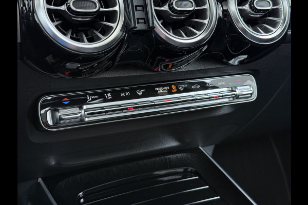Mercedes-Benz Glb 200 AMG line | Pano Trekhaak Memory Multibeam Night Sound