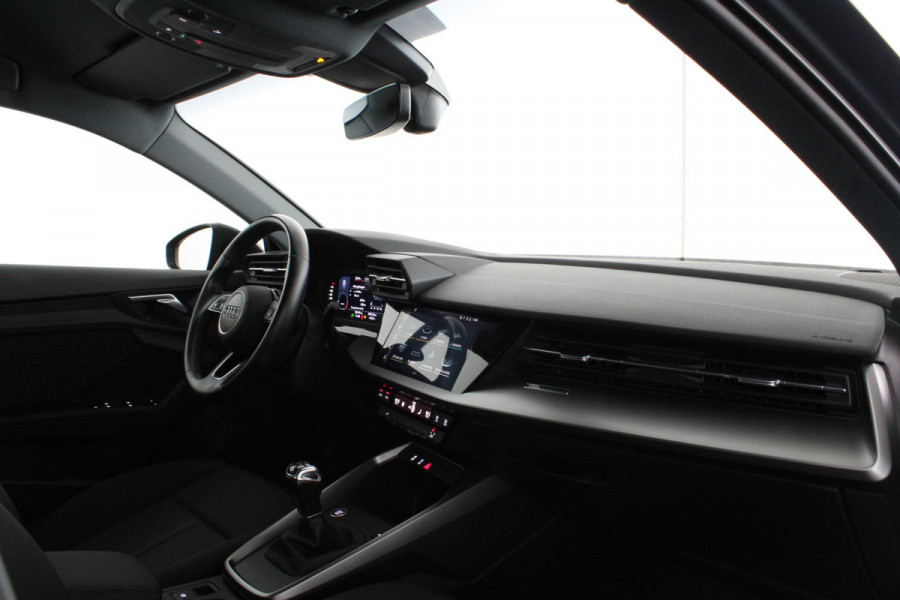 Audi A3 Sportback 30 TFSI Pro Line > 17 inch/Manhattan Gray/Navigatie...