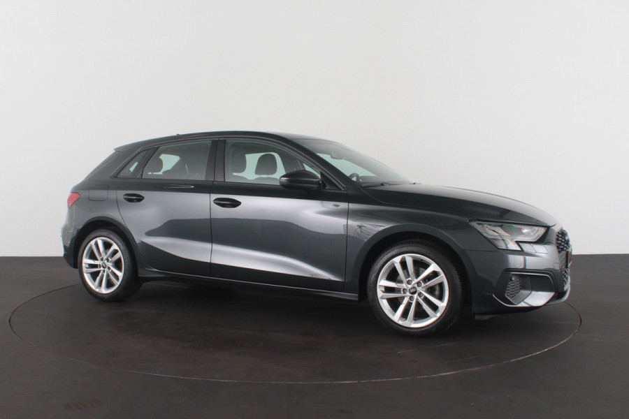 Audi A3 Sportback 30 TFSI Pro Line > 17 inch/Manhattan Gray/Navigatie...