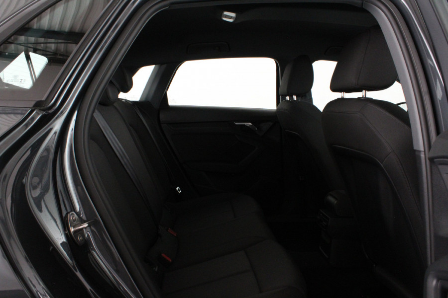 Audi A3 Sportback 30 TFSI Pro Line > 17 inch/Manhattan Gray/Navigatie...