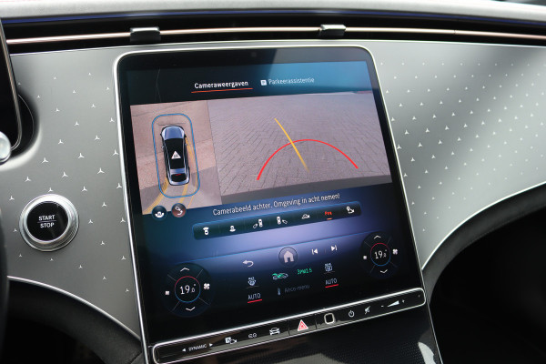 Mercedes-Benz EQS 450+ AMG Line Premium+ 108 kWh | Luchtvering | Achterasbesturing | Distronic+ | Burmester | Stoelventilatie | Massage | Digital Light | Panoramadak | HUD | Verwarmd Stuurwiel |