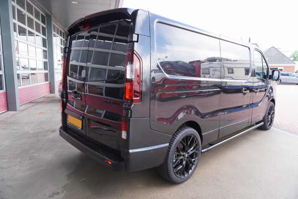 Renault Trafic 2.0 Blue dCi 170PK L2H1 Extra Black Edition Nr. V088 | Climate | Cruise | Navi | Camera | 20"LM velgen | All season