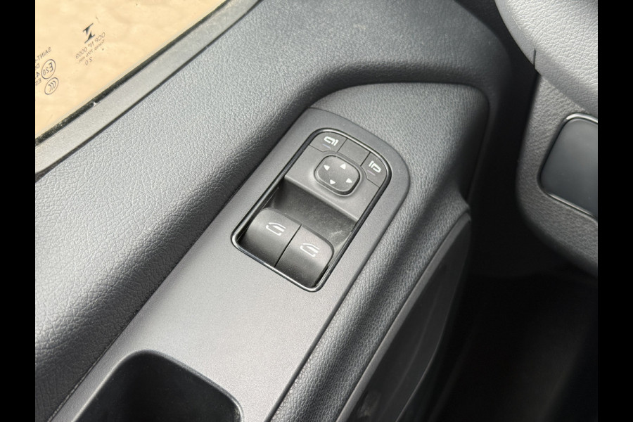 Mercedes-Benz Sprinter 516 2.2 CDI L2H2 Dubbellucht 10 Inch MBUX 3,5t Trekhaak Climate Control Navigatie Parkeersensoren V + A