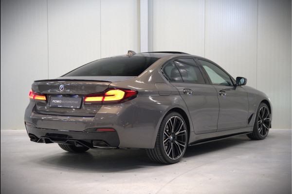 BMW 5 Serie 520e Business Edition Plus M Sport | M Performance | Alvitgrau | Panoramadak | Laser | Stoelverwarming | Stuurverwarming | Camera | Adaptive Cruise Control | Apple Carplay | Navigatie | Elektrische Stoelen | SOH 89%