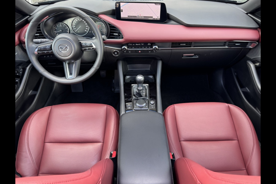 Mazda 3 2.0 ltr, 187pk X, Takumi, rood leder