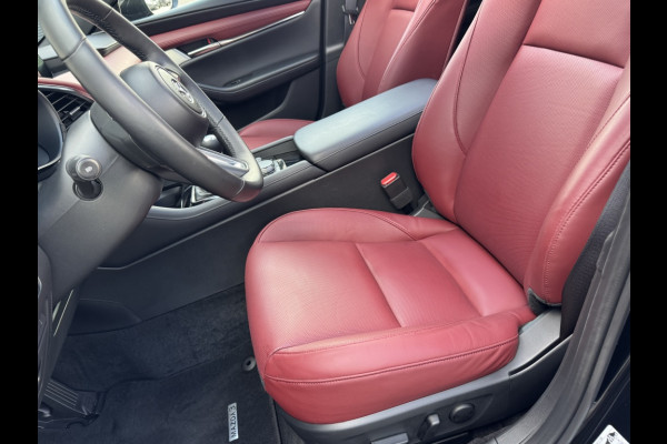 Mazda 3 2.0 ltr, 187pk X, Takumi, rood leder
