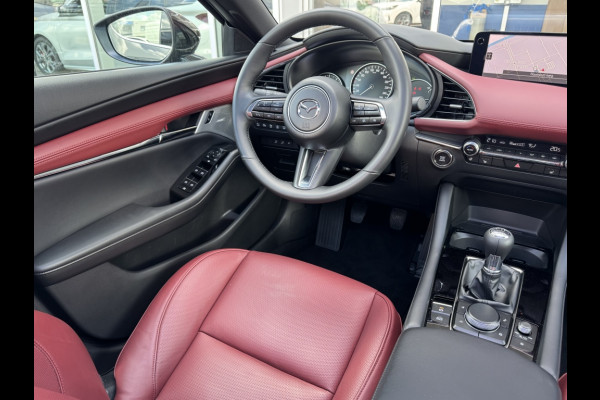 Mazda 3 2.0 ltr, 187pk X, Takumi, rood leder