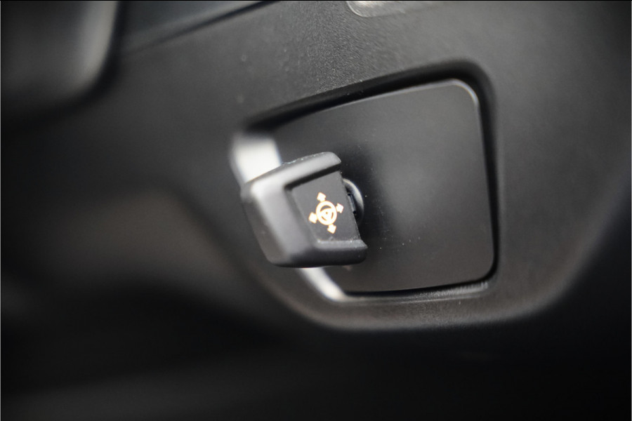 BMW 5 Serie 520e Business Edition Plus M Sport | M Performance | Alvitgrau | Panoramadak | Laser | Stoelverwarming | Stuurverwarming | Camera | Adaptive Cruise Control | Apple Carplay | Navigatie | Elektrische Stoelen | SOH 89%