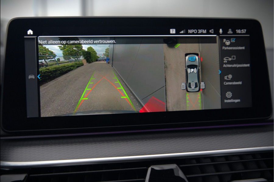 BMW 5 Serie 520e Business Edition Plus M Sport | M Performance | Alvitgrau | Panoramadak | Laser | Stoelverwarming | Stuurverwarming | Camera | Adaptive Cruise Control | Apple Carplay | Navigatie | Elektrische Stoelen | SOH 89%