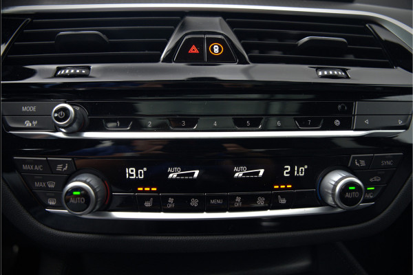 BMW 5 Serie 520e Business Edition Plus M Sport | M Performance | Alvitgrau | Panoramadak | Laser | Stoelverwarming | Stuurverwarming | Camera | Adaptive Cruise Control | Apple Carplay | Navigatie | Elektrische Stoelen | SOH 89%