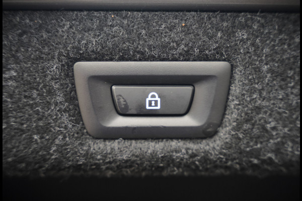 BMW 5 Serie 520e Business Edition Plus M Sport | M Performance | Alvitgrau | Panoramadak | Laser | Stoelverwarming | Stuurverwarming | Camera | Adaptive Cruise Control | Apple Carplay | Navigatie | Elektrische Stoelen | SOH 89%