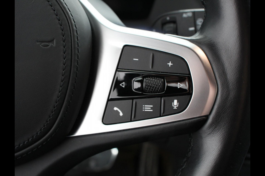 BMW 1-serie 118i M-Sport Automaat Digitale Cockpit  Climate control  Stoel verwarming  LED  Sfeer verlichting  Lichtmetalen velgen  Navigatie  Apple carplay/ Android auto  Parkeersensoren