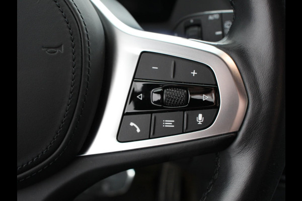 BMW 1-serie 118i M-Sport Automaat Digitale Cockpit  Climate control  Stoel verwarming  LED  Sfeer verlichting  Lichtmetalen velgen  Navigatie  Apple carplay/ Android auto  Parkeersensoren