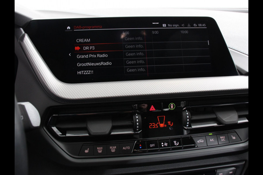 BMW 1-serie 118i M-Sport Automaat Digitale Cockpit  Climate control  Stoel verwarming  LED  Sfeer verlichting  Lichtmetalen velgen  Navigatie  Apple carplay/ Android auto  Parkeersensoren