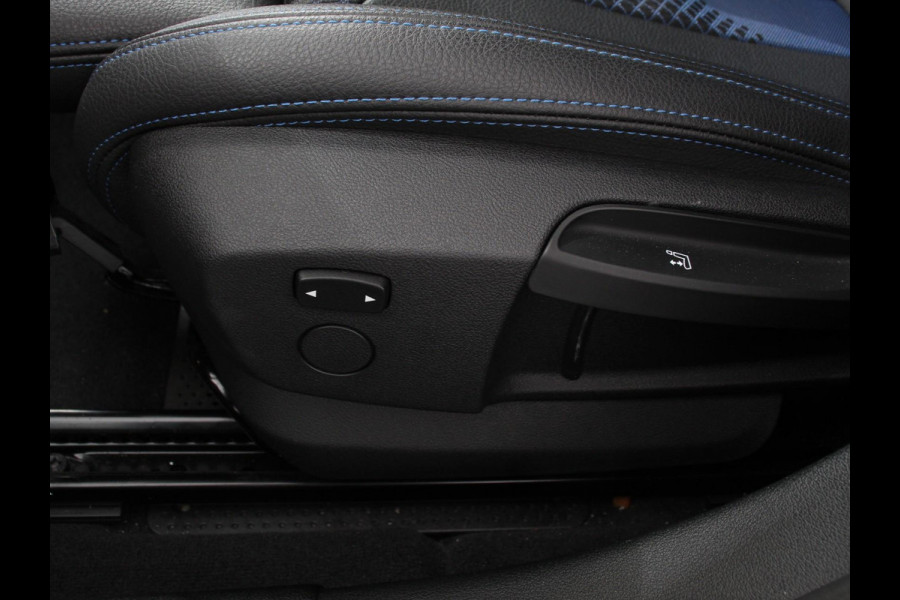 BMW 1-serie 118i M-Sport Automaat Digitale Cockpit  Climate control  Stoel verwarming  LED  Sfeer verlichting  Lichtmetalen velgen  Navigatie  Apple carplay/ Android auto  Parkeersensoren