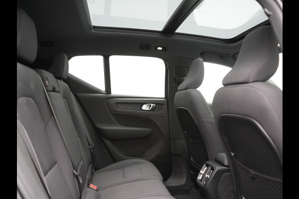 Volvo XC40 Pro Recharge Pure Electric 70kWh 232pk | Panodak | Adaptive Cruise | 360 Camera | Warmtepomp | Sportstoelen Memory & Verwarmd | Harman / Kardon | Google Assistent | 20"L.M | Stuur Verwarmd | Keyless | Blis | DAB |