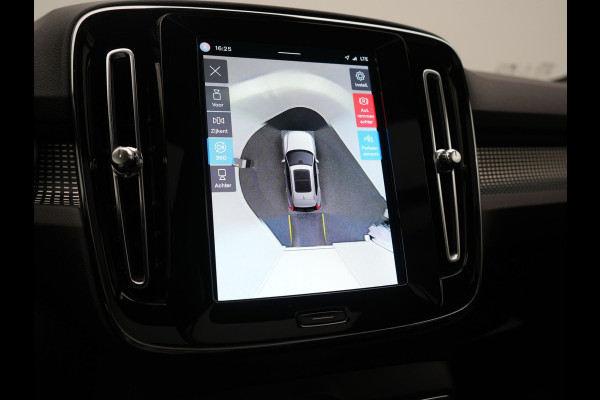 Volvo XC40 Pro Recharge Pure Electric 70kWh 232pk | Panodak | Adaptive Cruise | 360 Camera | Warmtepomp | Sportstoelen Memory & Verwarmd | Harman / Kardon | Google Assistent | 20"L.M | Stuur Verwarmd | Keyless | Blis | DAB |