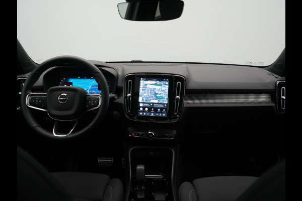 Volvo XC40 Pro Recharge Pure Electric 70kWh 232pk | Panodak | Adaptive Cruise | 360 Camera | Warmtepomp | Sportstoelen Memory & Verwarmd | Harman / Kardon | Google Assistent | 20"L.M | Stuur Verwarmd | Keyless | Blis | DAB |