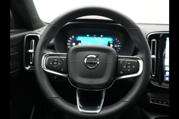 Volvo XC40 Pro Recharge Pure Electric 70kWh 232pk | Panodak | Adaptive Cruise | 360 Camera | Warmtepomp | Sportstoelen Memory & Verwarmd | Harman / Kardon | Google Assistent | 20"L.M | Stuur Verwarmd | Keyless | Blis | DAB |
