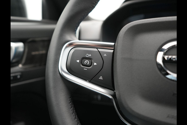Volvo XC40 Pro Recharge Pure Electric 70kWh 232pk | Panodak | Adaptive Cruise | 360 Camera | Warmtepomp | Sportstoelen Memory & Verwarmd | Harman / Kardon | Google Assistent | 20"L.M | Stuur Verwarmd | Keyless | Blis | DAB |
