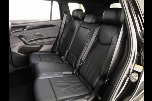 Volkswagen Tayron 1.5 eHybrid R-Line Edition 272 pk Automaat (DSG) | Verlengde garantie | Navigatie | Panoramadak | Trekhaak (wegklapbaar) | Parkeersensoren (Park assist) | Achteruitrijcamera | Black Style pakket | R-Line |