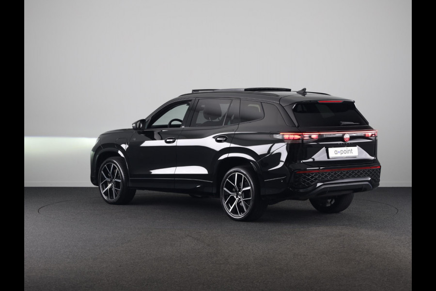 Volkswagen Tayron 1.5 eHybrid R-Line Edition 272 pk Automaat (DSG) | Verlengde garantie | Navigatie | Panoramadak | Trekhaak (wegklapbaar) | Parkeersensoren (Park assist) | Achteruitrijcamera | Black Style pakket | R-Line |