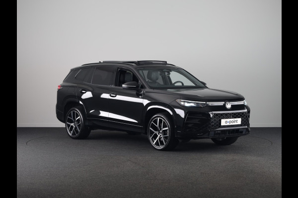 Volkswagen Tayron 1.5 eHybrid R-Line Edition 272 pk Automaat (DSG) | Verlengde garantie | Navigatie | Panoramadak | Trekhaak (wegklapbaar) | Parkeersensoren (Park assist) | Achteruitrijcamera | Black Style pakket | R-Line |