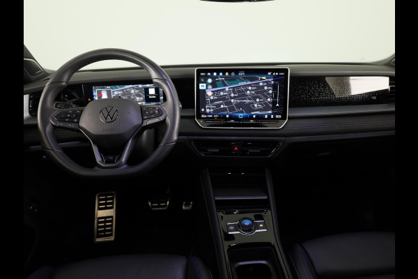 Volkswagen Tayron 1.5 eHybrid R-Line Edition 272 pk Automaat (DSG) | Verlengde garantie | Navigatie | Panoramadak | Trekhaak (wegklapbaar) | Parkeersensoren (Park assist) | Achteruitrijcamera | Black Style pakket | R-Line |