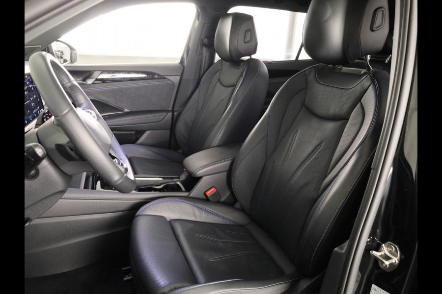 Volkswagen Tayron 1.5 eHybrid R-Line Edition 272 pk Automaat (DSG) | Verlengde garantie | Navigatie | Panoramadak | Trekhaak (wegklapbaar) | Parkeersensoren (Park assist) | Achteruitrijcamera | Black Style pakket | R-Line |