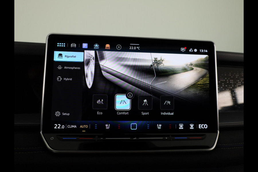 Volkswagen Tayron 1.5 eHybrid R-Line Edition 272 pk Automaat (DSG) | Verlengde garantie | Navigatie | Panoramadak | Trekhaak (wegklapbaar) | Parkeersensoren (Park assist) | Achteruitrijcamera | Black Style pakket | R-Line |