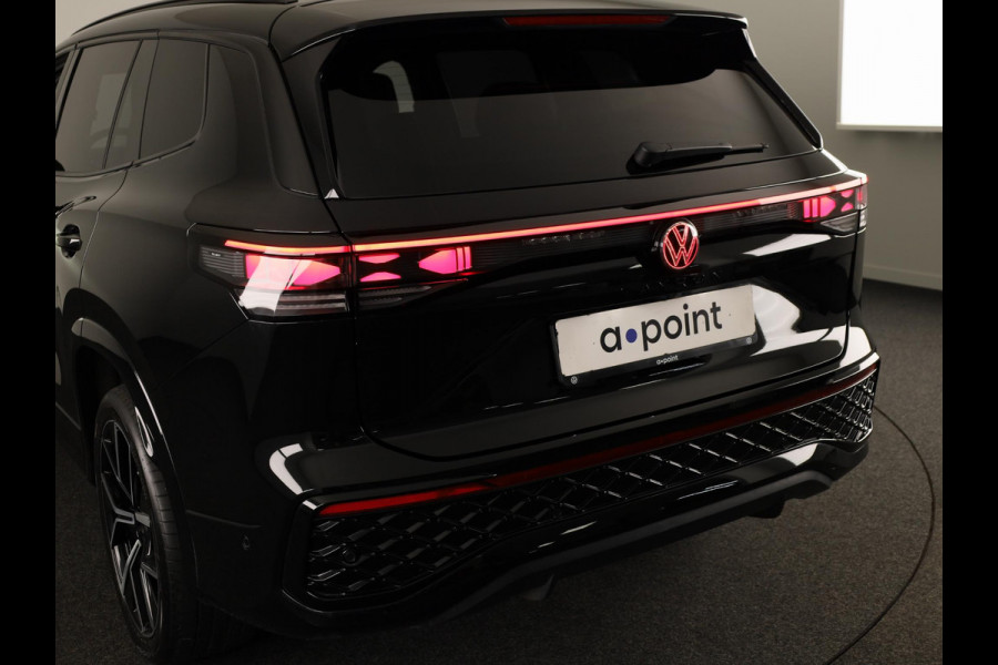 Volkswagen Tayron 1.5 eHybrid R-Line Edition 272 pk Automaat (DSG) | Verlengde garantie | Navigatie | Panoramadak | Trekhaak (wegklapbaar) | Parkeersensoren (Park assist) | Achteruitrijcamera | Black Style pakket | R-Line |