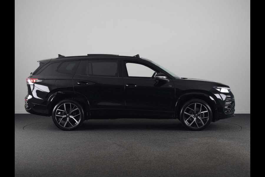 Volkswagen Tayron 1.5 eHybrid R-Line Edition 272 pk Automaat (DSG) | Verlengde garantie | Navigatie | Panoramadak | Trekhaak (wegklapbaar) | Parkeersensoren (Park assist) | Achteruitrijcamera | Black Style pakket | R-Line |
