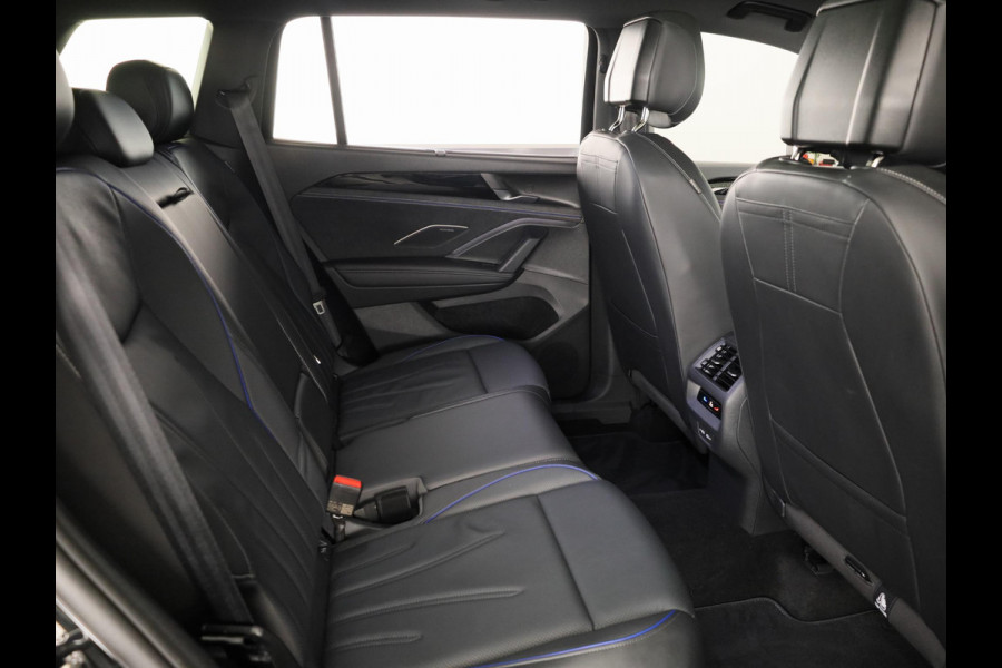 Volkswagen Tayron 1.5 eHybrid R-Line Edition 272 pk Automaat (DSG) | Verlengde garantie | Navigatie | Panoramadak | Trekhaak (wegklapbaar) | Parkeersensoren (Park assist) | Achteruitrijcamera | Black Style pakket | R-Line |