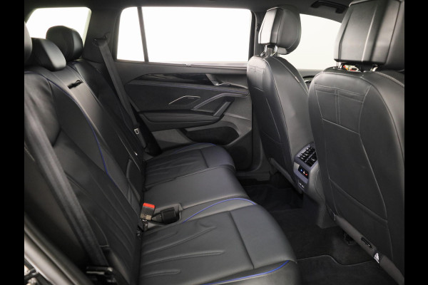 Volkswagen Tayron 1.5 eHybrid R-Line Edition 272 pk Automaat (DSG) | Verlengde garantie | Navigatie | Panoramadak | Trekhaak (wegklapbaar) | Parkeersensoren (Park assist) | Achteruitrijcamera | Black Style pakket | R-Line |