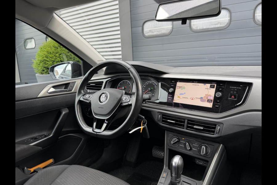 Volkswagen Polo 1.0 TSI DSG Comfortline | Navigatie | Carplay | Parkeersensoren | Airco | Lichtmetalen Velgen | DAB |