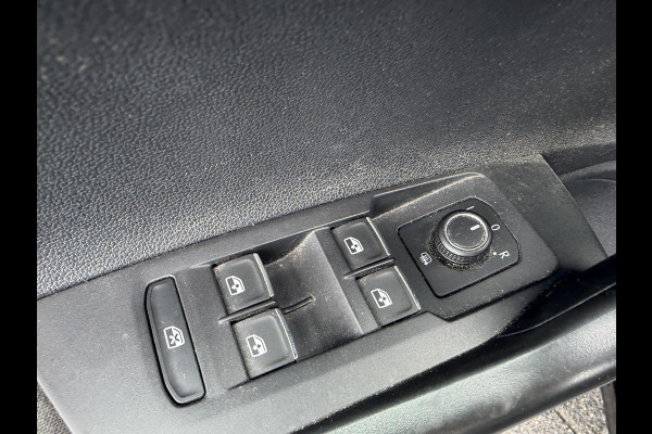 Volkswagen Polo 1.0 TSI DSG Comfortline | Navigatie | Carplay | Parkeersensoren | Airco | Lichtmetalen Velgen | DAB |