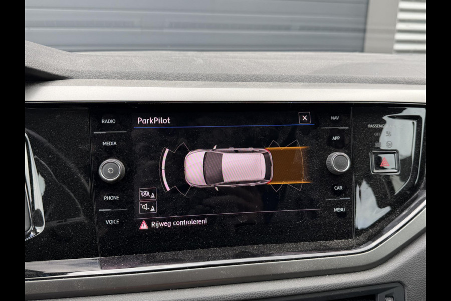 Volkswagen Polo 1.0 TSI DSG Comfortline | Navigatie | Carplay | Parkeersensoren | Airco | Lichtmetalen Velgen | DAB |