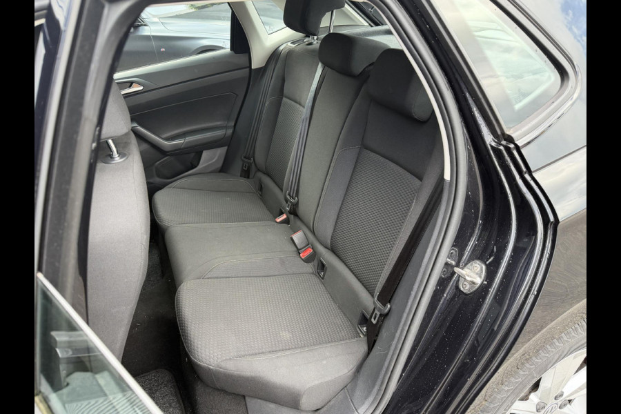 Volkswagen Polo 1.0 TSI DSG Comfortline | Navigatie | Carplay | Parkeersensoren | Airco | Lichtmetalen Velgen | DAB |
