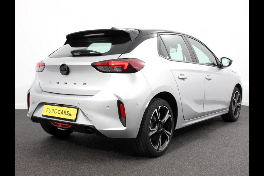 Opel Corsa 1.2 GS Panorama dak Climate Control Achteruitrij Camera Parkeersensoren Cruise control LED Verwarmde voorstoelen Stuurwiel verwarmd Apple carplay/ Android Auto