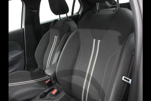 Opel Corsa 1.2 GS Panorama dak Climate Control Achteruitrij Camera Parkeersensoren Cruise control LED Verwarmde voorstoelen Stuurwiel verwarmd Apple carplay/ Android Auto