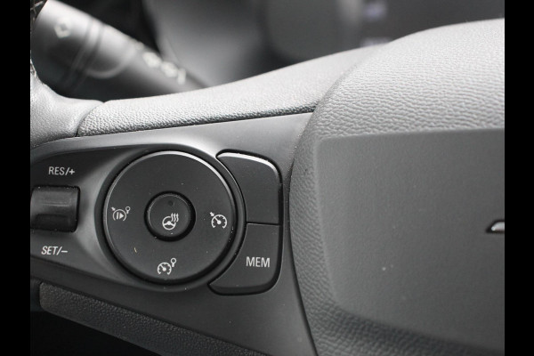Opel Corsa 1.2 GS Panorama dak Climate Control Achteruitrij Camera Parkeersensoren Cruise control LED Verwarmde voorstoelen Stuurwiel verwarmd Apple carplay/ Android Auto