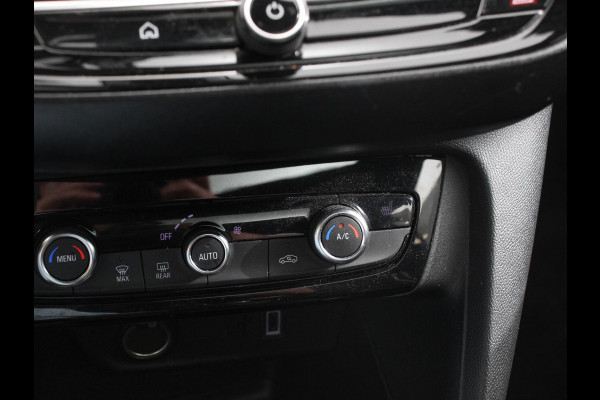 Opel Corsa 1.2 GS Panorama dak Climate Control Achteruitrij Camera Parkeersensoren Cruise control LED Verwarmde voorstoelen Stuurwiel verwarmd Apple carplay/ Android Auto