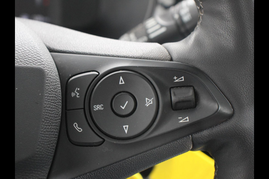 Opel Corsa 1.2 GS Panorama dak Climate Control Achteruitrij Camera Parkeersensoren Cruise control LED Verwarmde voorstoelen Stuurwiel verwarmd Apple carplay/ Android Auto