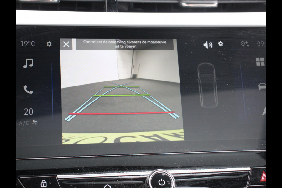 Opel Corsa 1.2 GS Panorama dak Climate Control Achteruitrij Camera Parkeersensoren Cruise control LED Verwarmde voorstoelen Stuurwiel verwarmd Apple carplay/ Android Auto