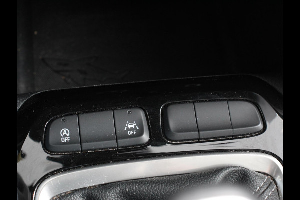 Opel Corsa 1.2 GS Panorama dak Climate Control Achteruitrij Camera Parkeersensoren Cruise control LED Verwarmde voorstoelen Stuurwiel verwarmd Apple carplay/ Android Auto