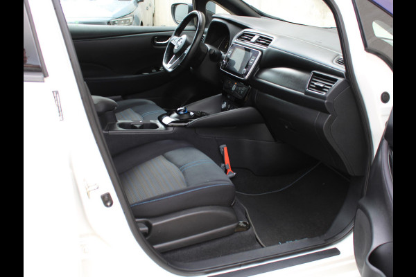 Nissan Leaf N-Connecta 40 kWh | APPLE CARPLAY / ADNROID AUTO | STOELVERWARMING | ADAPTIEVE CRUISE CONTROL |