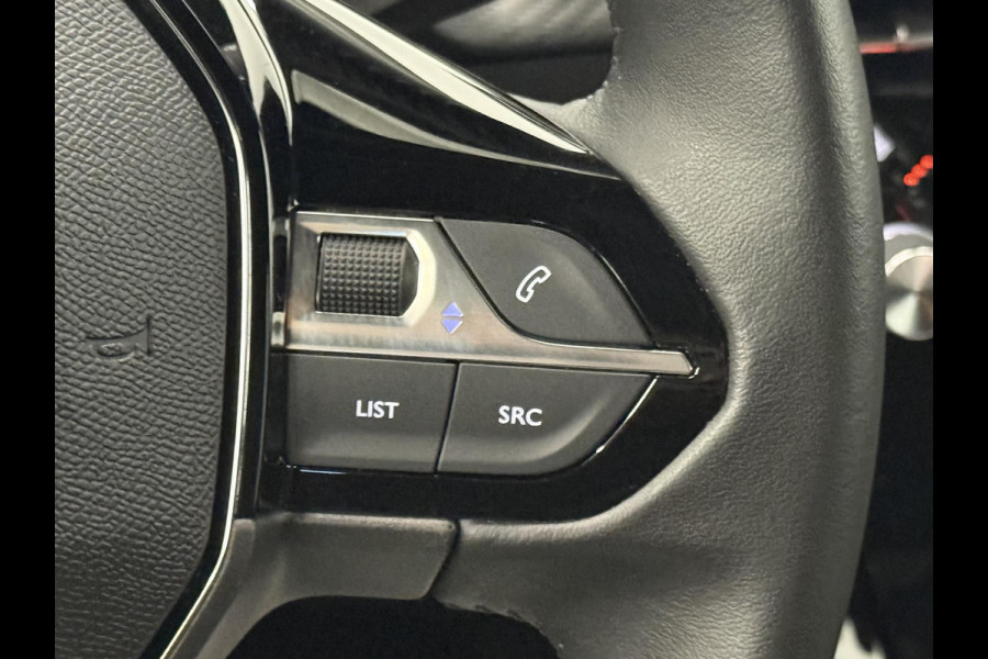 Peugeot 2008 1.2 Puretech Allure 100pk Navigatie Apple Carplay Android Auto Parkeersensoren Cruise Control Stoelverwarming Climate Control Lichtmetalen velgen