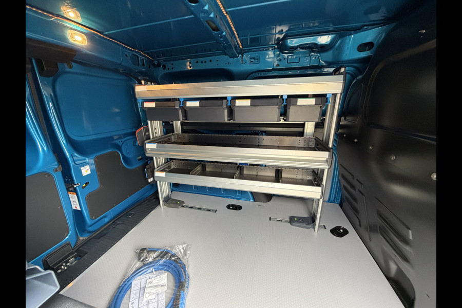 Ford E-Transit Cour. Limited 44 kWh Direct rijden/CarPlay/Sortimo inbouw/stoelverwarming